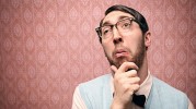 tại sao không thể vừa đánh đàn vừa hát được?